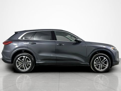 Used 2025 Audi Q5 Premium w/ Convenience Package image 6