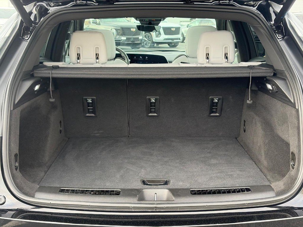 Used 2024 Cadillac XT4 Sport AWD/4WD image 7