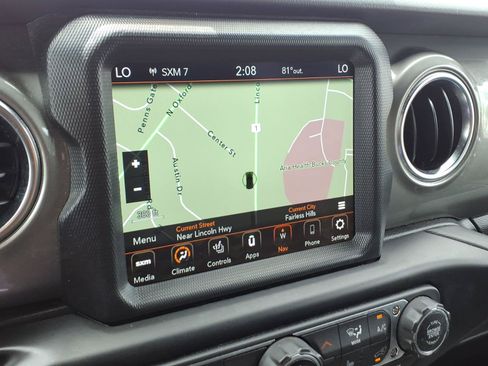 Used 2022 Jeep Wrangler Unlimited Sahara w/ LED Lighting Group AWD/4WD image 21