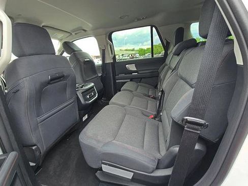 Used 2025 Ford Expedition Active AWD/4WD image 9