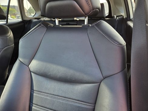 Used 2022 Toyota RAV4 XLE Premium FWD image 15