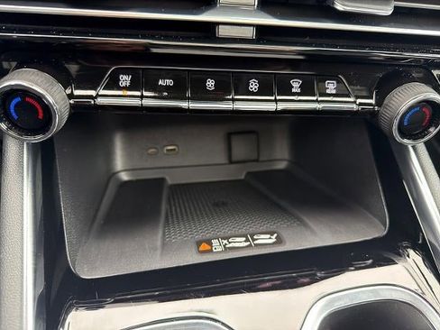 Used 2024 Chevrolet Traverse RS w/ LPO, Floor Liner Package AWD/4WD image 31