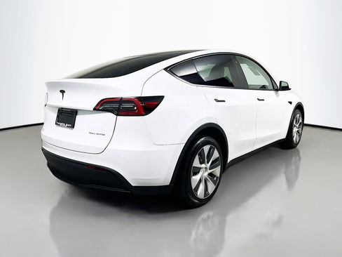 Used 2023 Tesla Model Y Long Range image 4