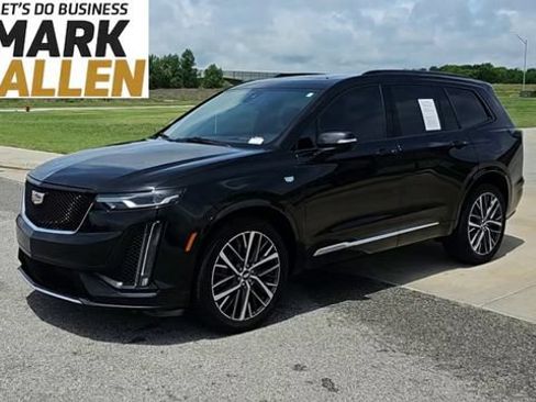 Used 2023 Cadillac XT6 Sport w/ Technology Package AWD/4WD image 4