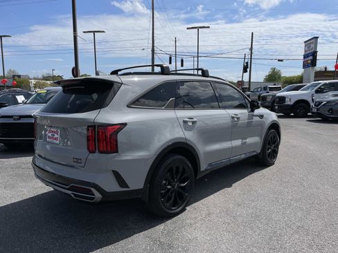 Used 2023 Kia Sorento SX FWD image 4