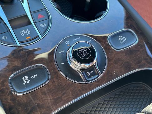 New 2025 Bentley Bentayga Extended Wheelbase AWD/4WD image 48