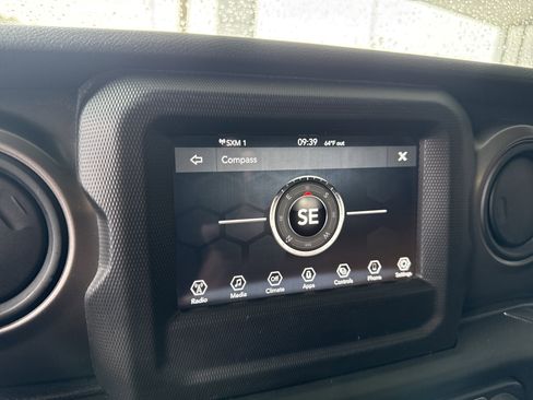 Used 2022 Jeep Wrangler Unlimited Sport AWD/4WD image 23