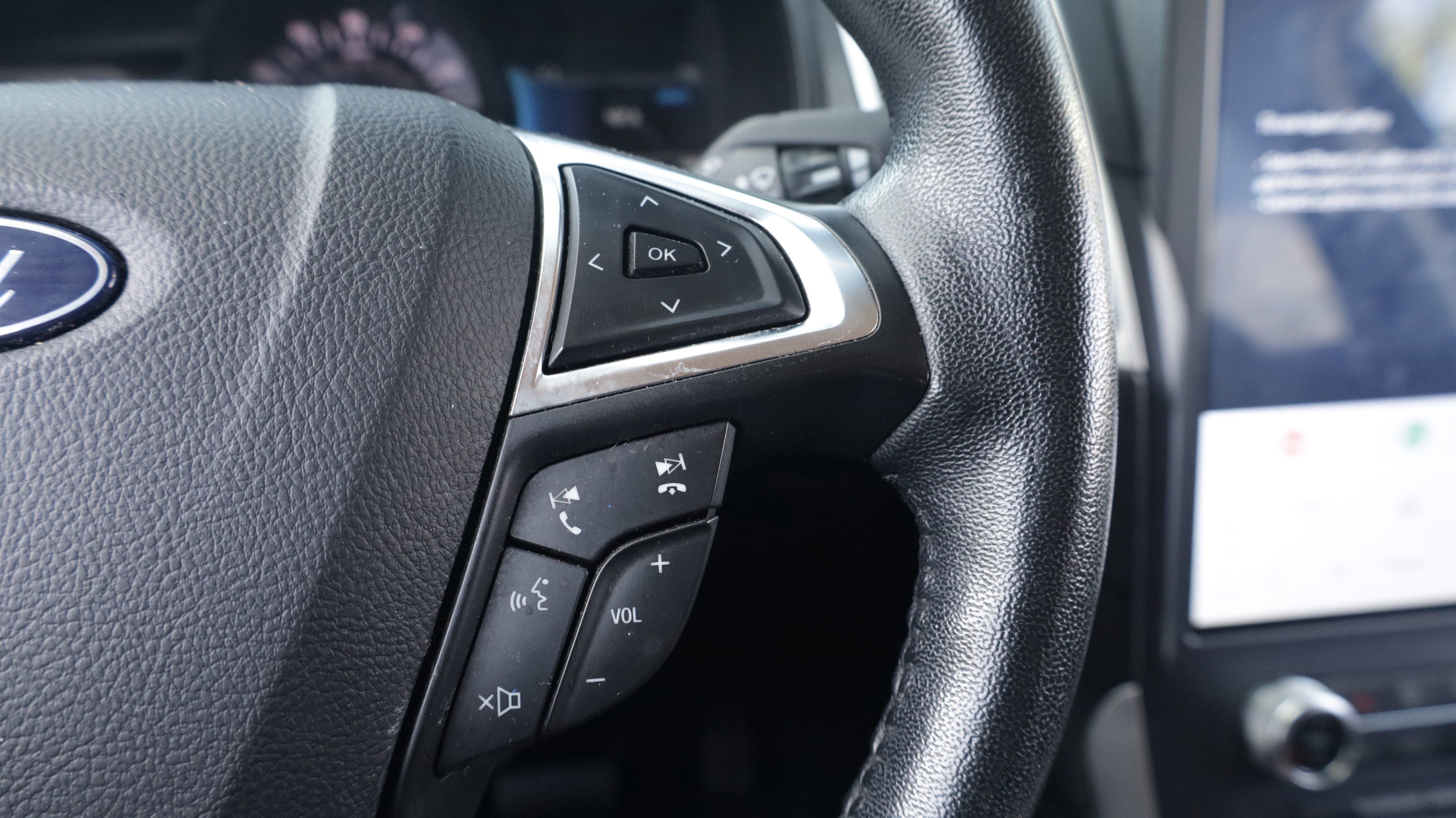 Used 2023 Ford Edge SEL AWD/4WD image 16
