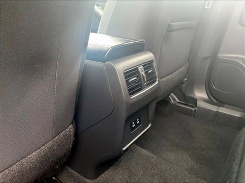 Used 2024 Nissan Rogue SV image 27