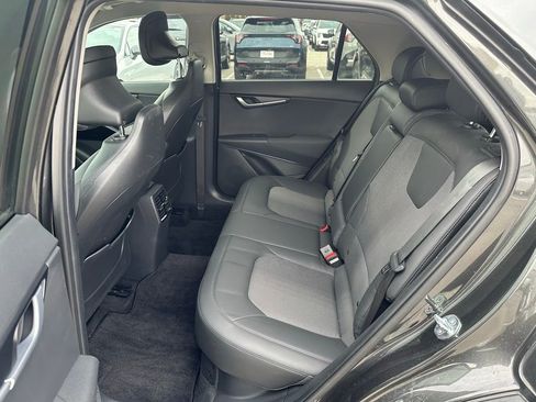Used 2023 Kia Niro EX image 27