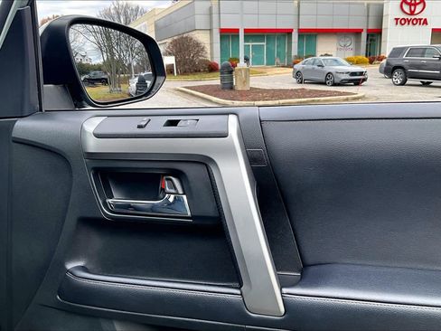 Used 2022 Toyota 4Runner TRD Sport w/ Technology Package image 20