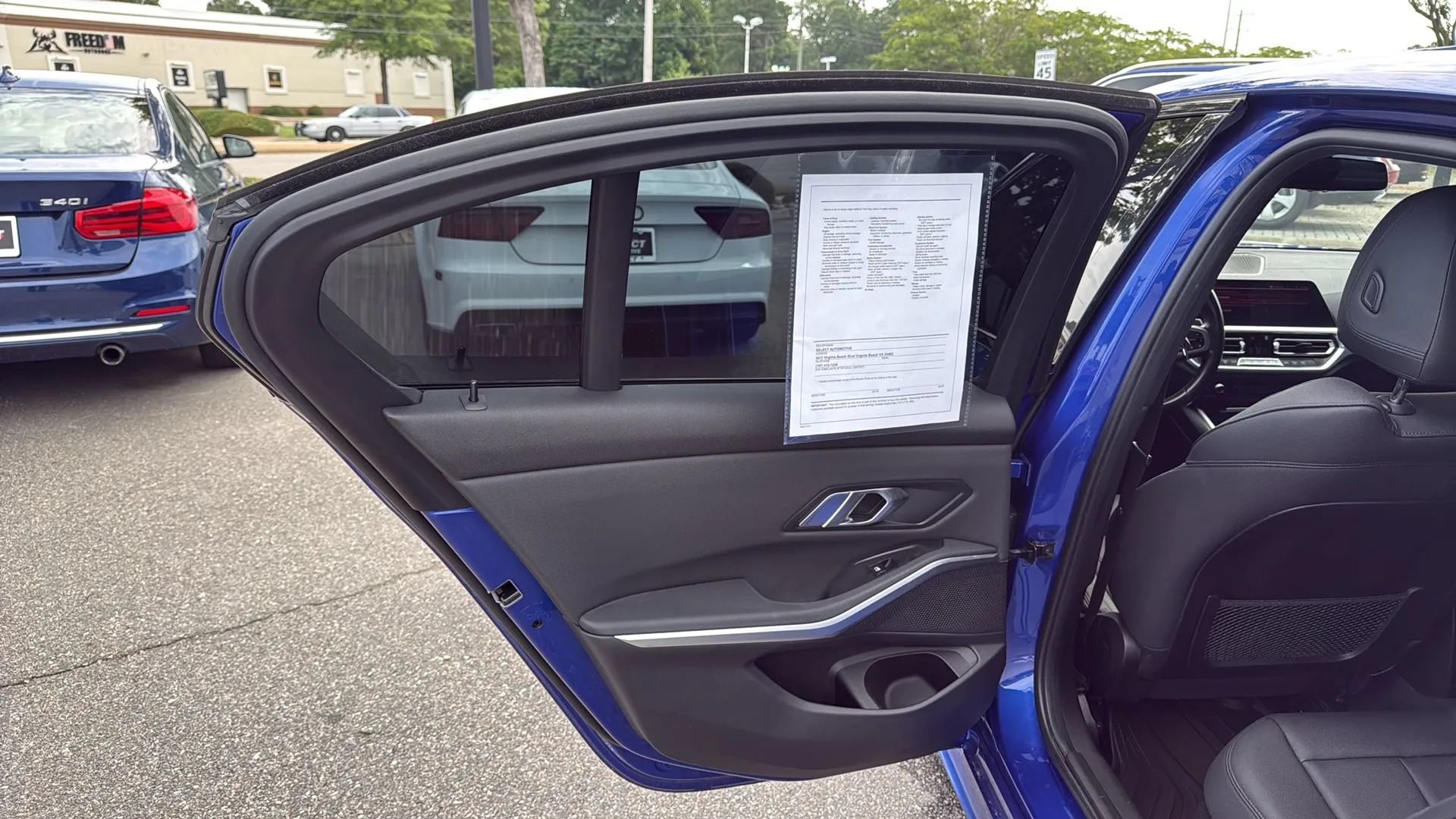 Used 2020 BMW 330i Sedan w/ M Sport Package RWD image 17