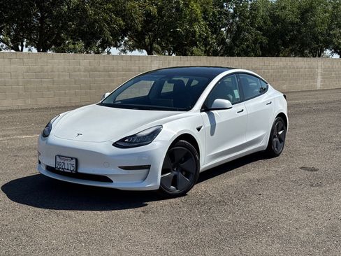 Used 2022 Tesla Model 3 Long Range AWD/4WD image 9