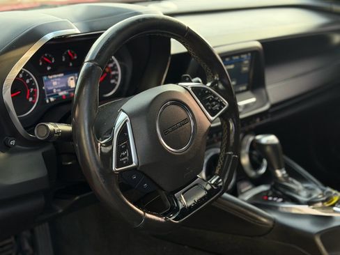 Used 2019 Chevrolet Camaro LT RWD image 5