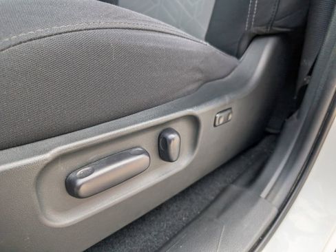 Used 2023 Toyota Tacoma TRD Sport w/ Advanced Technology Package image 9