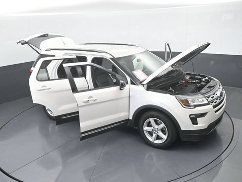 Used 2018 Ford Explorer XLT w/ Equipment Group 202A FWD image 73