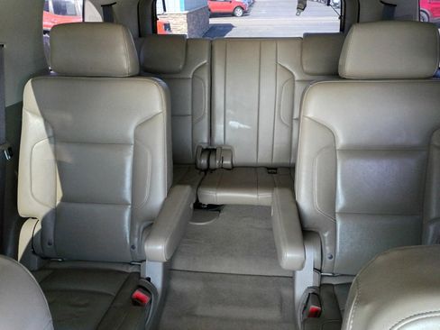 Used 2019 Chevrolet Tahoe LT w/ Luxury Package AWD/4WD image 19