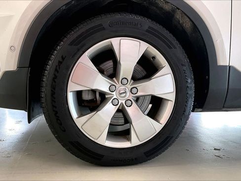 Used 2019 Volvo XC40 T5 Momentum AWD/4WD image 8