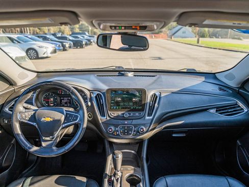 Used 2019 Chevrolet Malibu LT w/ Leather Package image 24