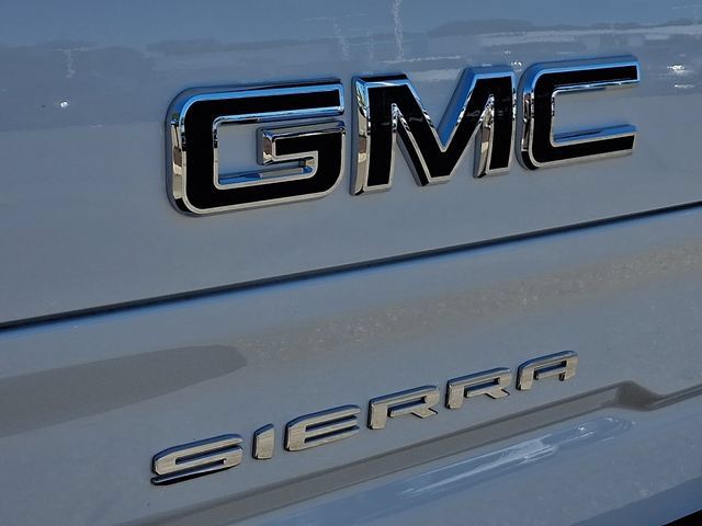 Used 2026 GMC Sierra 1500 AT4X w/ LPO, Black Badging Package AWD/4WD image 33