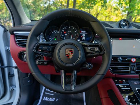 New 2026 Porsche Macan image 26