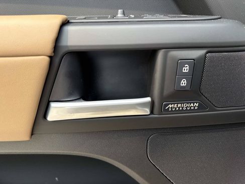 New 2026 Land Rover Defender 110 X-Dynamic SE AWD/4WD image 21