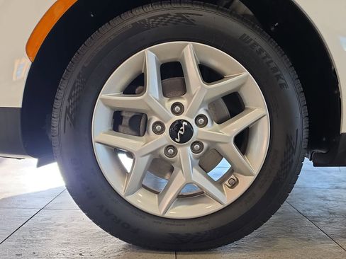 Used 2024 Kia Soul LX w/ Option Group 015 FWD image 13