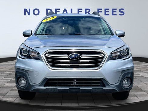 Used 2019 Subaru Outback 2.5i Limited AWD/4WD image 2