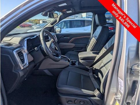 Used 2024 GMC Canyon Denali image 15