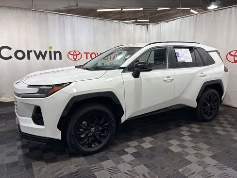 Used 2026 Toyota RAV4 SE AWD/4WD image 4