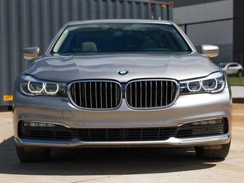 Used 2018 BMW 740i image 20