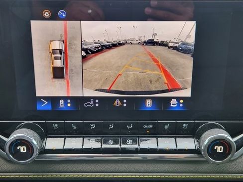 Used 2024 Chevrolet Colorado ZR2 w/ ZR2 Convenience Package III image 15