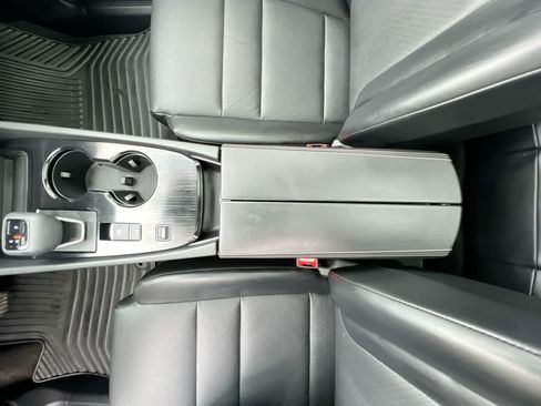 Used 2021 Nissan Rogue SV w/ Premium Package FWD image 21