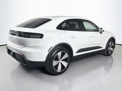 Certified 2025 Porsche Macan 4 Electric w/ Premium Package AWD/4WD image 7