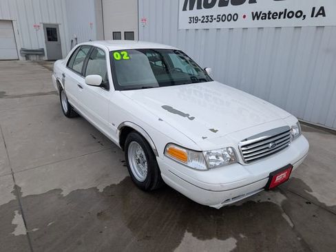 Used 2002 Ford Crown Victoria LX image 5