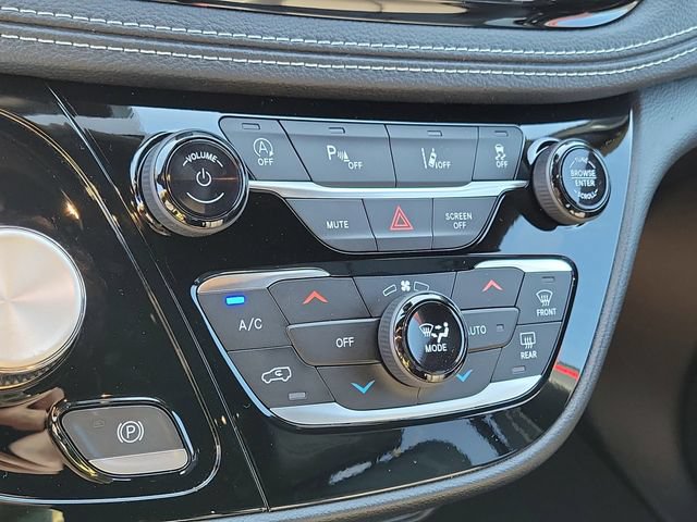 New 2027 Chrysler Pacifica Select AWD/4WD image 14