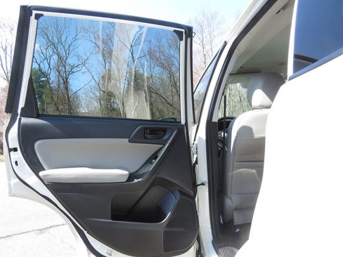 Used 2015 Subaru Forester 2.5i Premium w/ All-Weather Package image 18