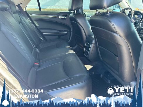 Used 2017 Chrysler 300 C AWD/4WD image 15