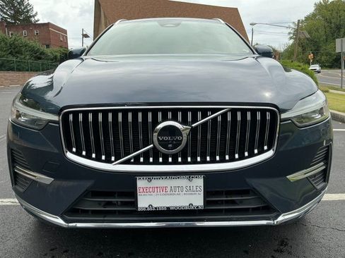 Used 2022 Volvo XC60 B5 Inscription w/ Advanced Package image 2