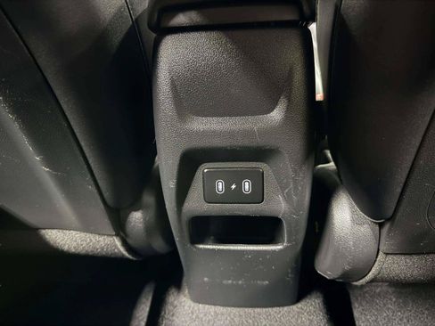 Used 2024 Hyundai Venue Limited FWD image 43