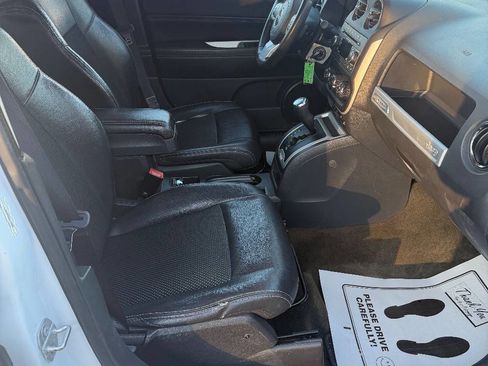 Used 2016 Jeep Compass Latitude image 28