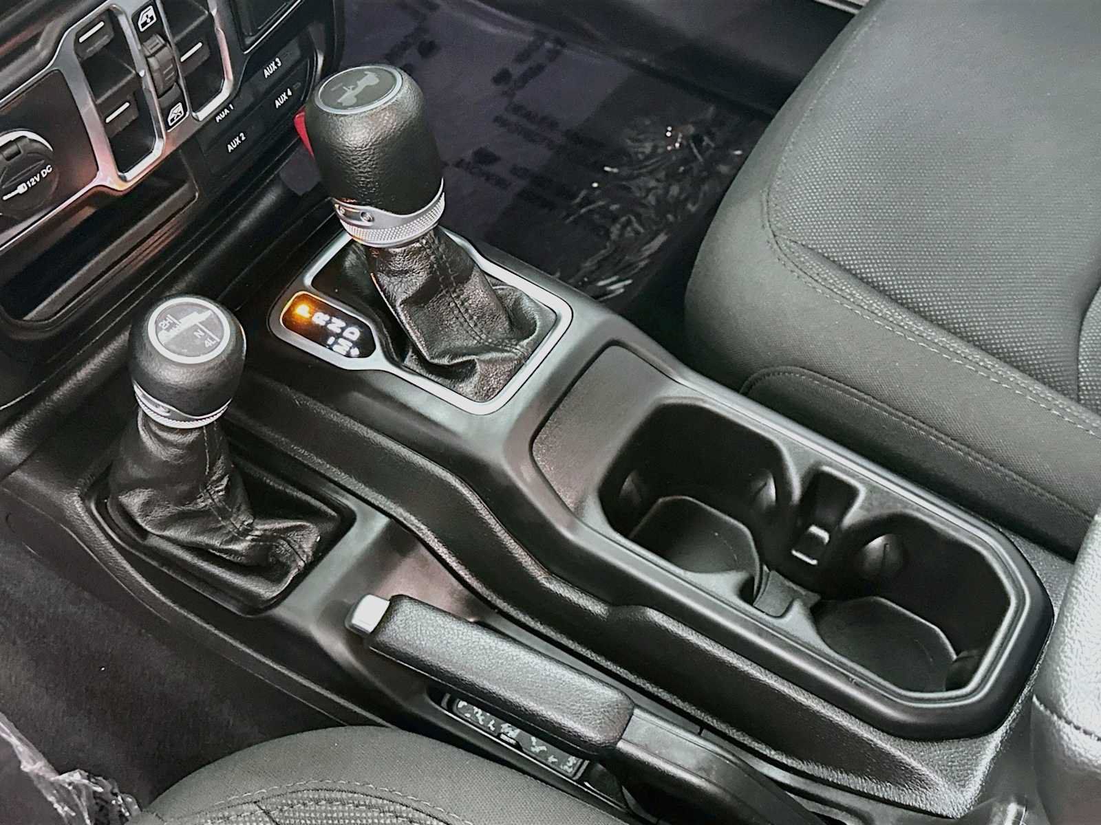 Used 2023 Jeep Wrangler Unlimited Sport AWD/4WD image 16