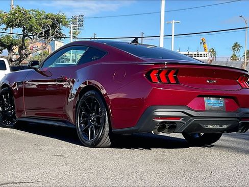Used 2025 Ford Mustang GT RWD image 4