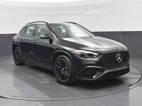 Used 2025 Mercedes-Benz GLA 35 AMG 4MATIC image 35