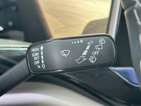 Used 2024 Volkswagen Atlas SE FWD image 26