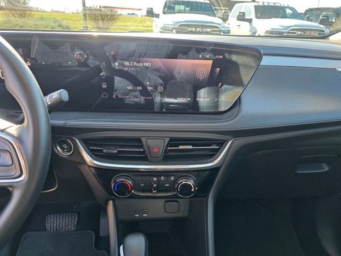 Used 2024 Buick Encore GX Sport Touring image 21