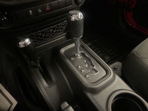 Used 2018 Jeep Wrangler Unlimited Sport S AWD/4WD image 8