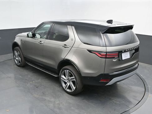 New 2025 Land Rover Discovery Metropolitan Edition AWD/4WD image 34