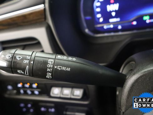 Certified 2023 Chevrolet Suburban Premier w/ Premium Package image 31