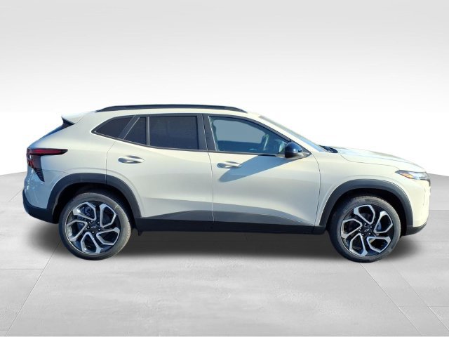 New 2026 Chevrolet Trax RS FWD image 2